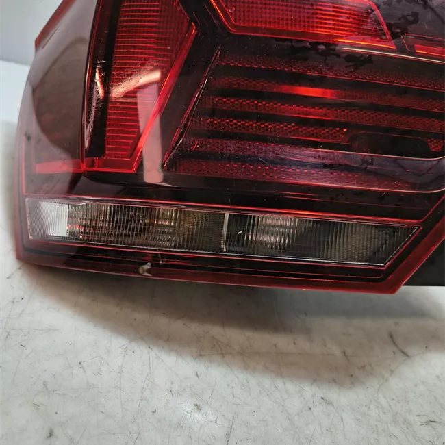 Fanale posteriore sinistro Led