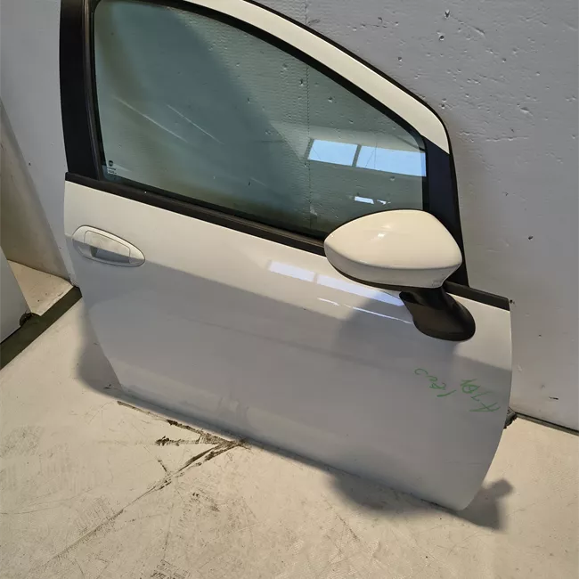Porta anteriore destra