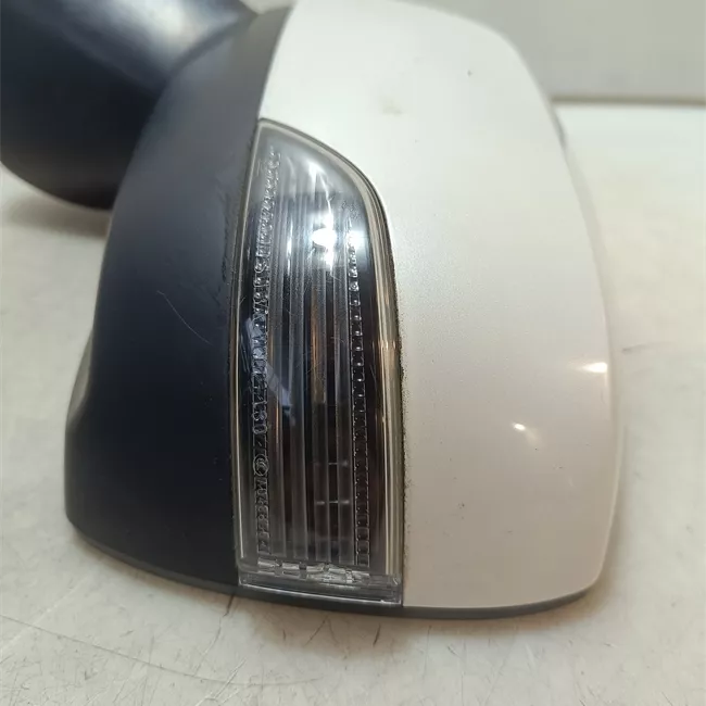 Retrovisore esterno regolazione elettrica sinistro con allestimento Comfort
