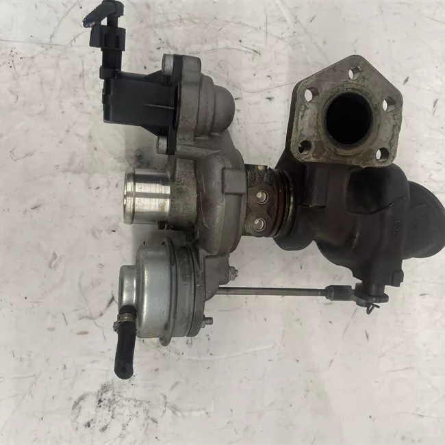 Turbocompressore con collettore scarico