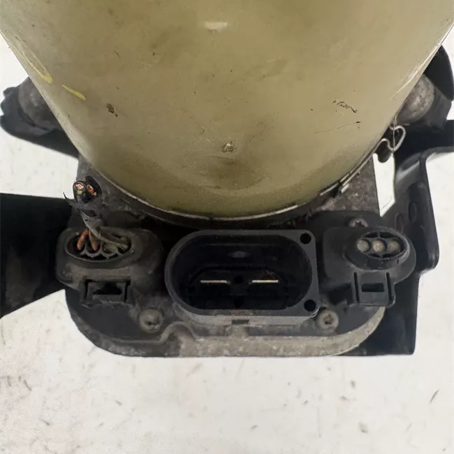 Pompa servosterzo con elettromotore