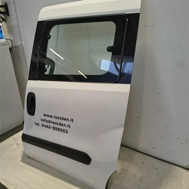 Porta carico posteriore a battente sinistra Vetrata