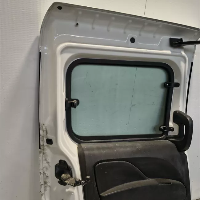 Porta carico posteriore a battente sinistra Vetrata
