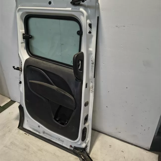 Porta carico posteriore a battente sinistra Vetrata