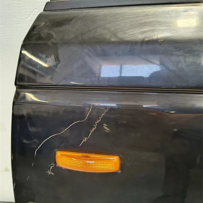 Porta anteriore sinistra