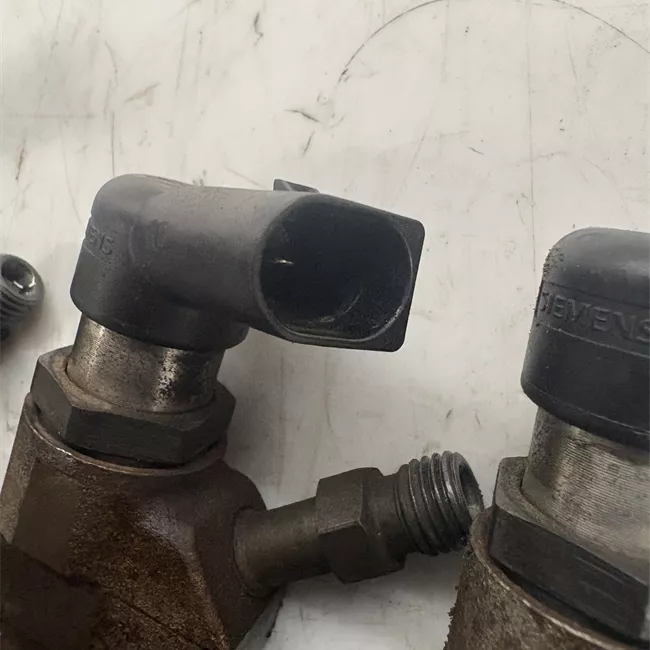 Iniettore diesel rotazionale