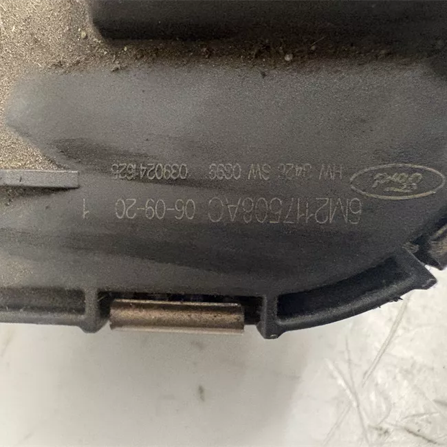Motorino tergiparabrezza divergente sinistro