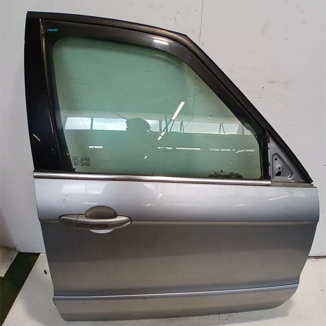 Porta anteriore destra
