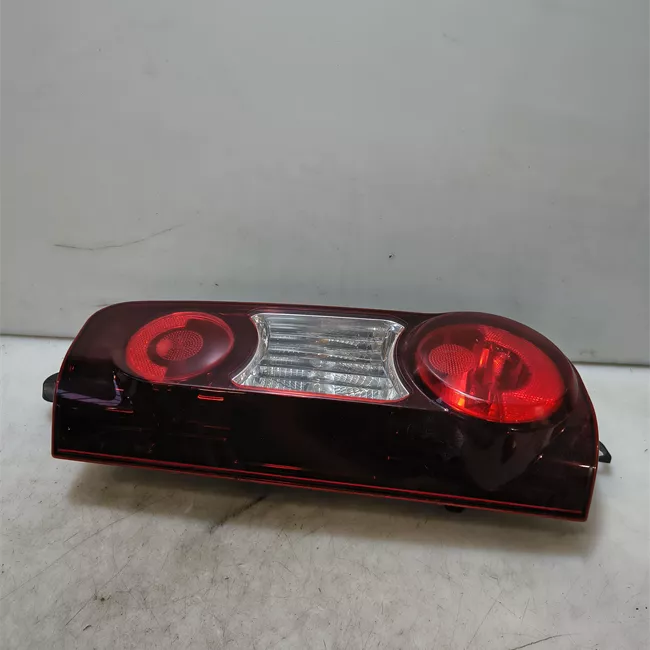 Fanale posteriore sinistro 2 porte sollev
