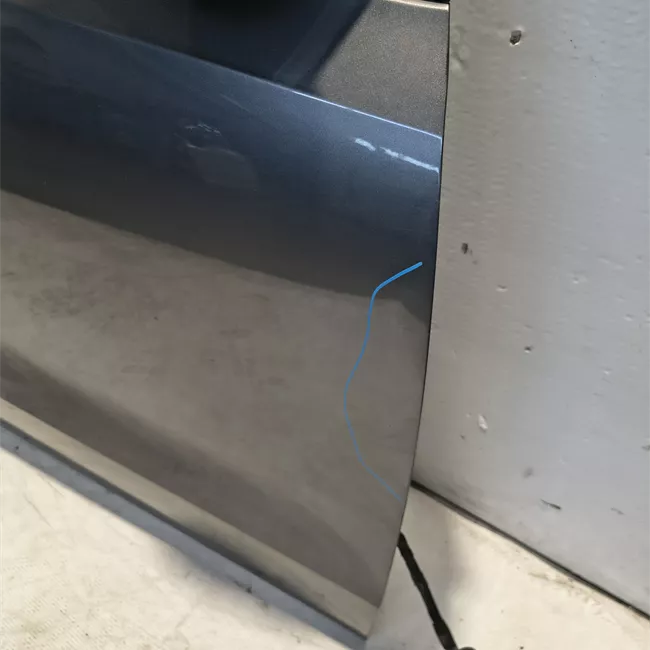 Porta anteriore destra