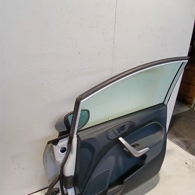 Porta anteriore destra