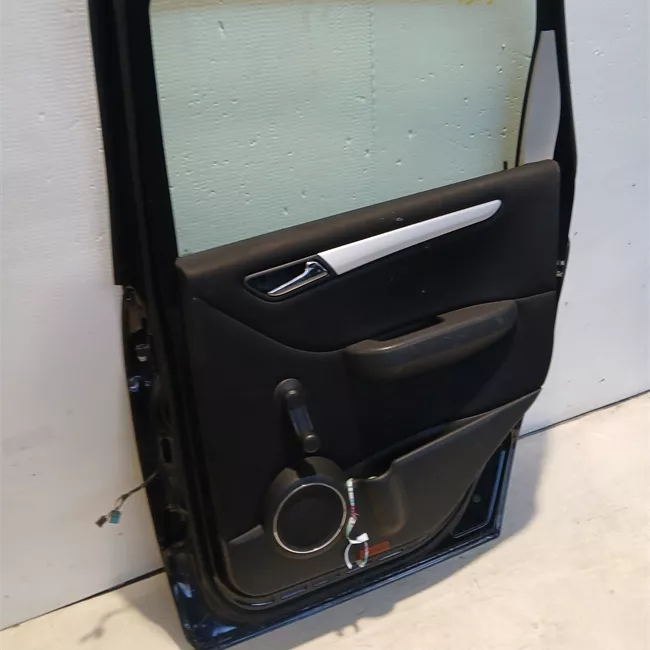 Porta posteriore destra