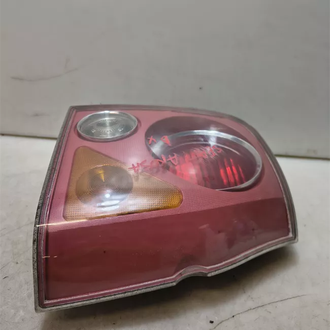Fanale posteriore destro Rosso t.6h1000001>