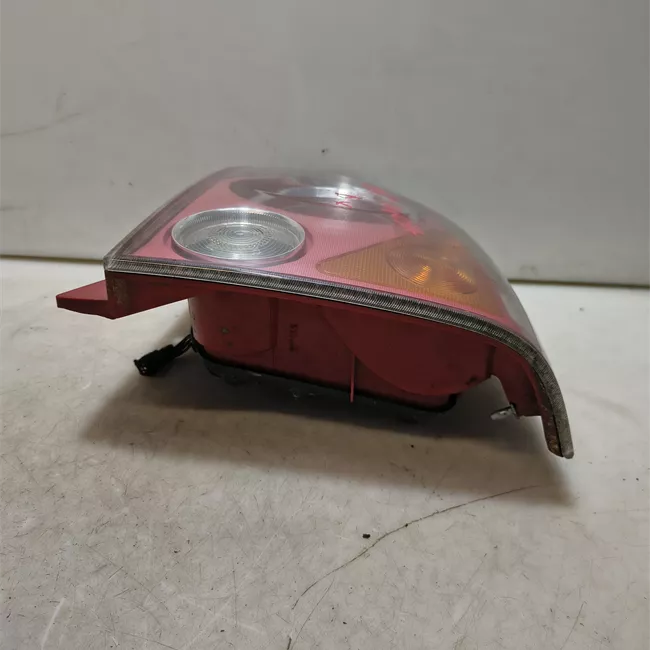 Fanale posteriore destro Rosso t.6h1000001>