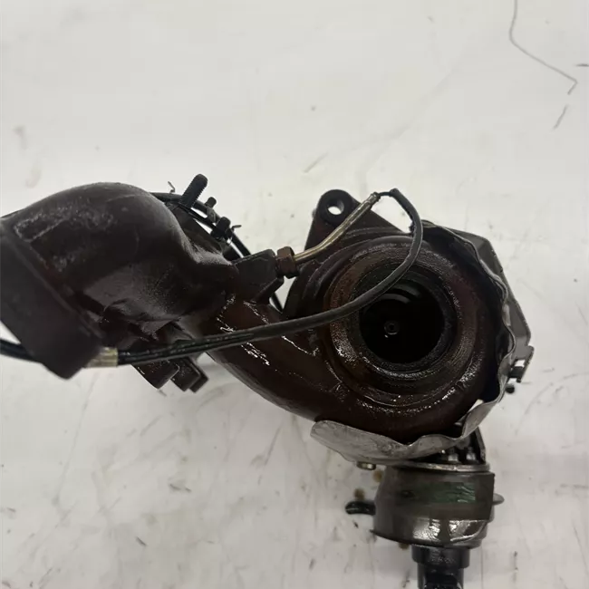 Turbocompressore con collettore scarico