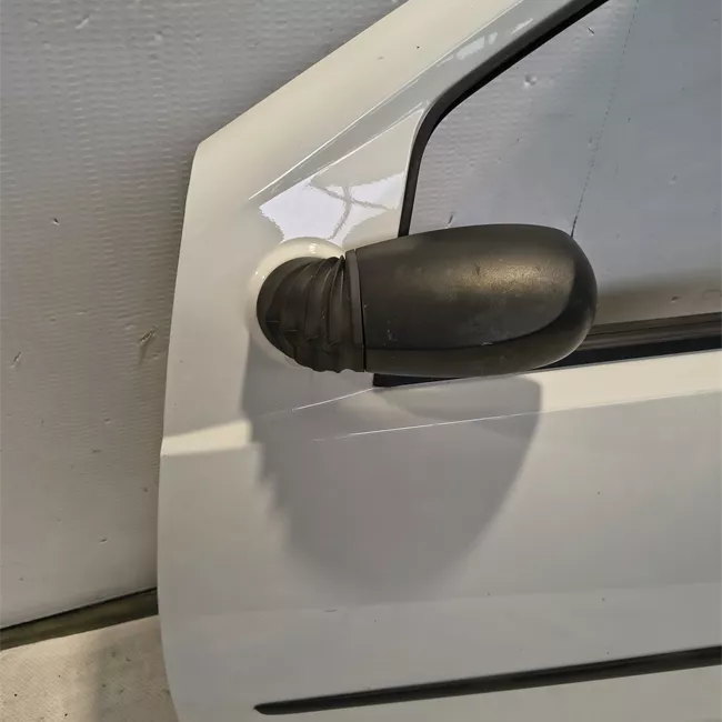 Porta anteriore sinistra