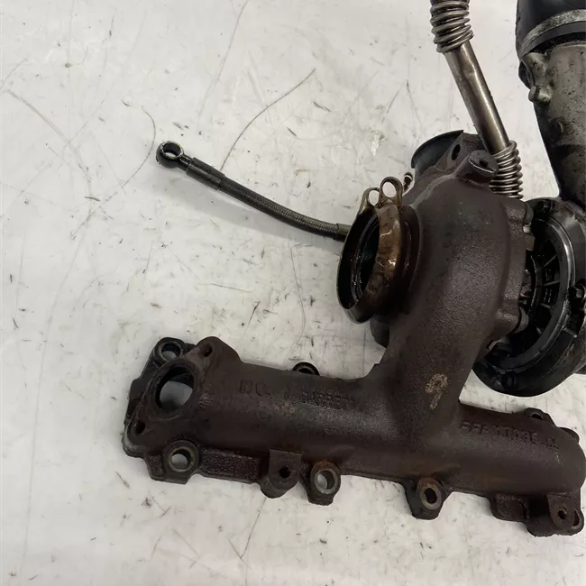Turbocompressore con collettore scarico