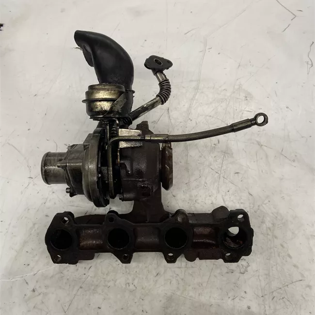 Turbocompressore con collettore scarico