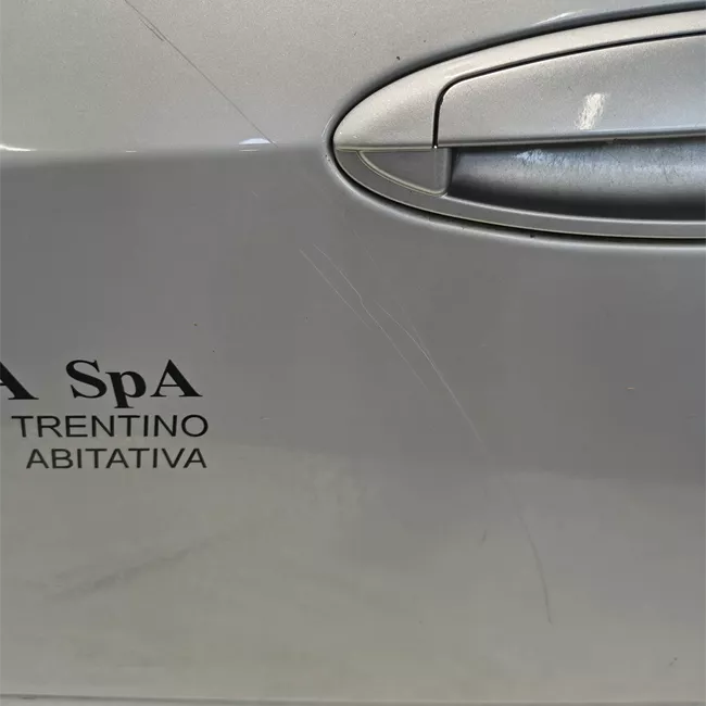 Porta anteriore sinistra
