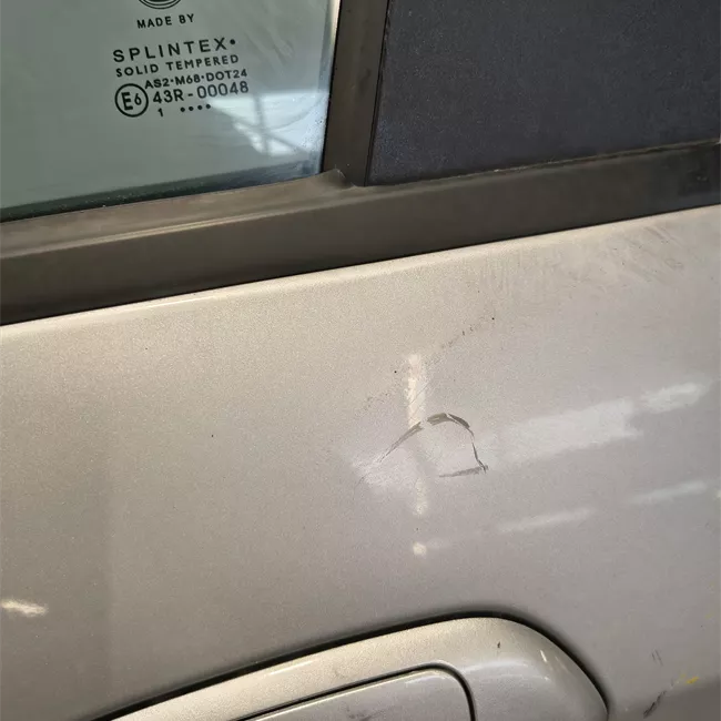 Porta anteriore sinistra
