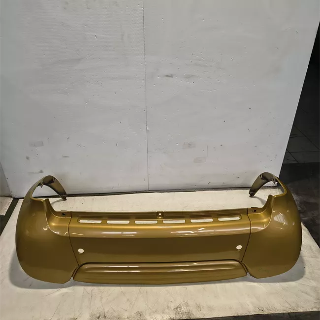 Paraurti posteriore centrale con primer