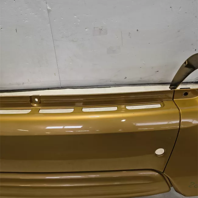 Paraurti posteriore centrale con primer