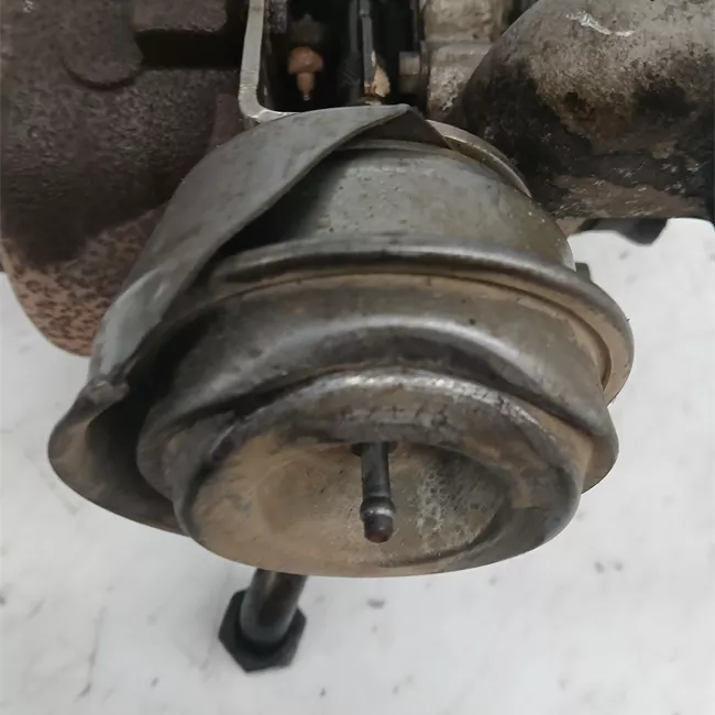 Turbocompressore con collettore scarico
