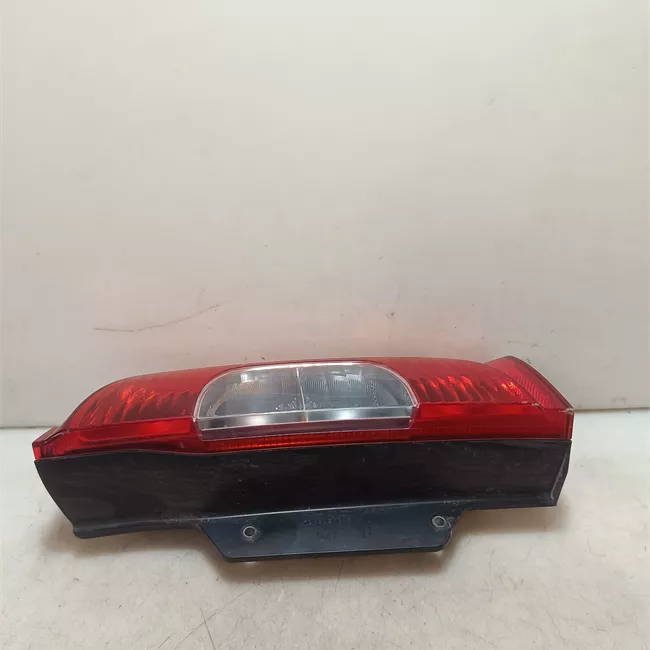 Fanale posteriore destro porta basculante