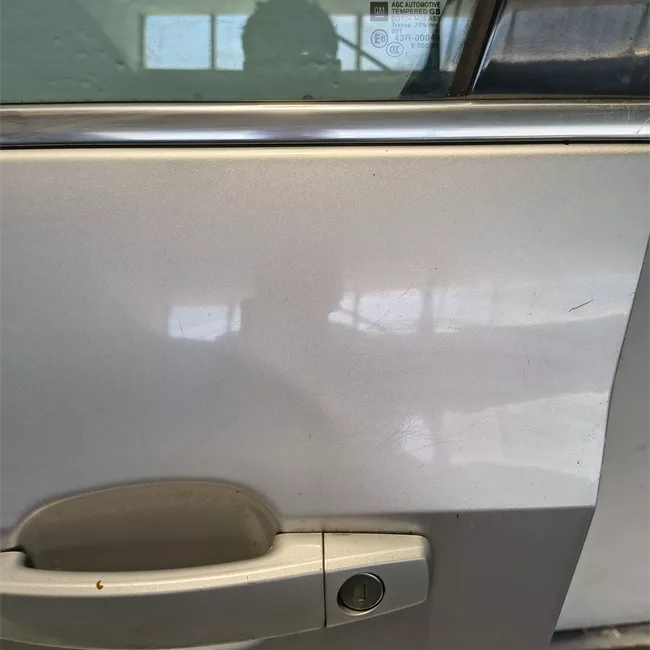 Porta anteriore sinistra
