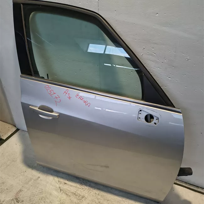 Porta anteriore destra