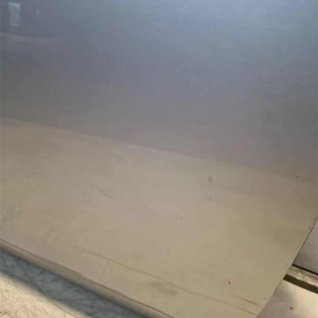 Porta anteriore destra