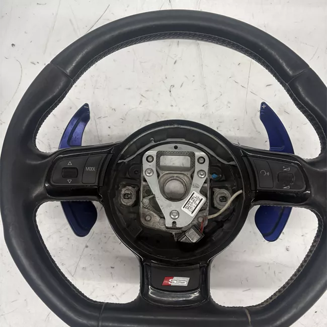 Volante Sport pelle multifunzione con tiptronic