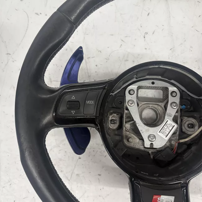 Volante Sport pelle multifunzione con tiptronic