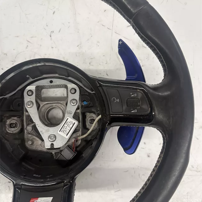 Volante Sport pelle multifunzione con tiptronic