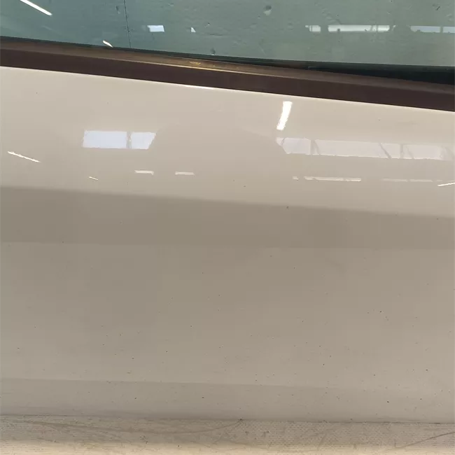Porta anteriore destra