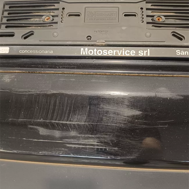 Paraurti posteriore superiore con sensore parcheggio