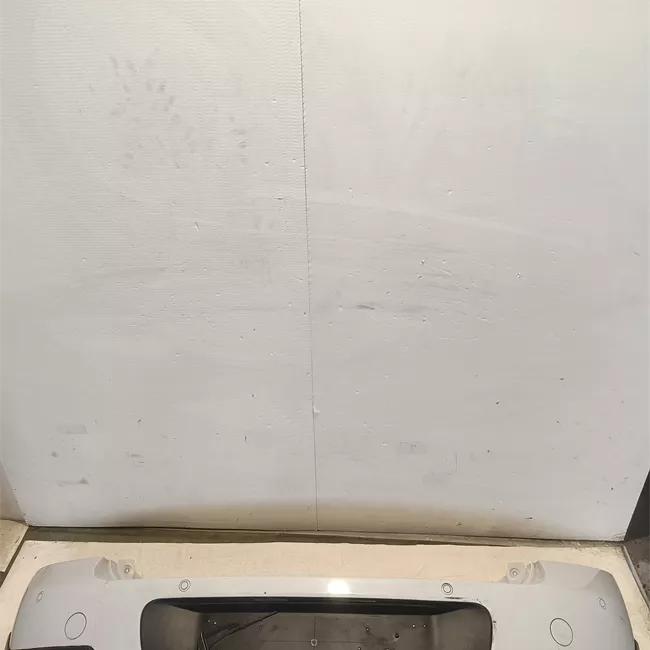 Paraurti posteriore con sensori parcheggio primer