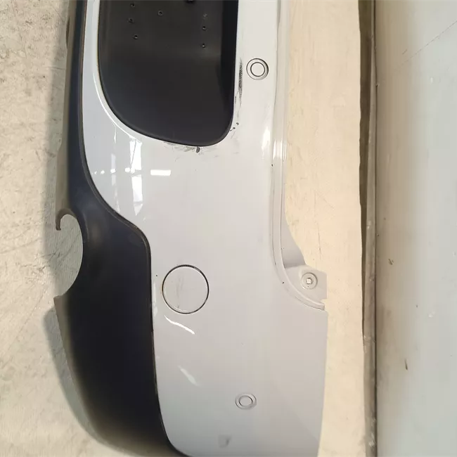 Paraurti posteriore con sensori parcheggio primer