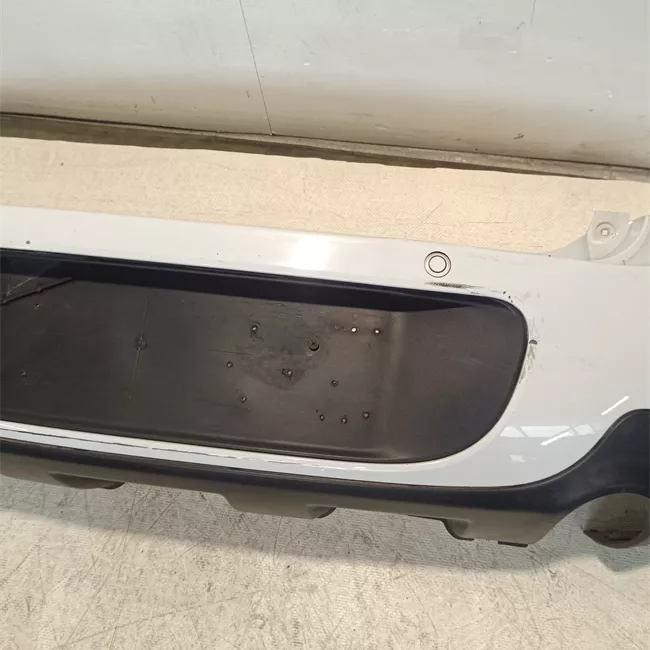 Paraurti posteriore con sensori parcheggio primer