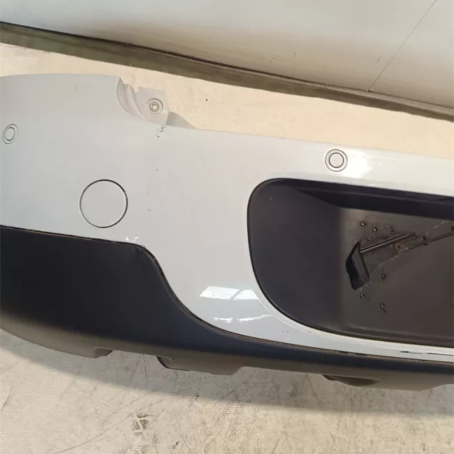 Paraurti posteriore con sensori parcheggio primer