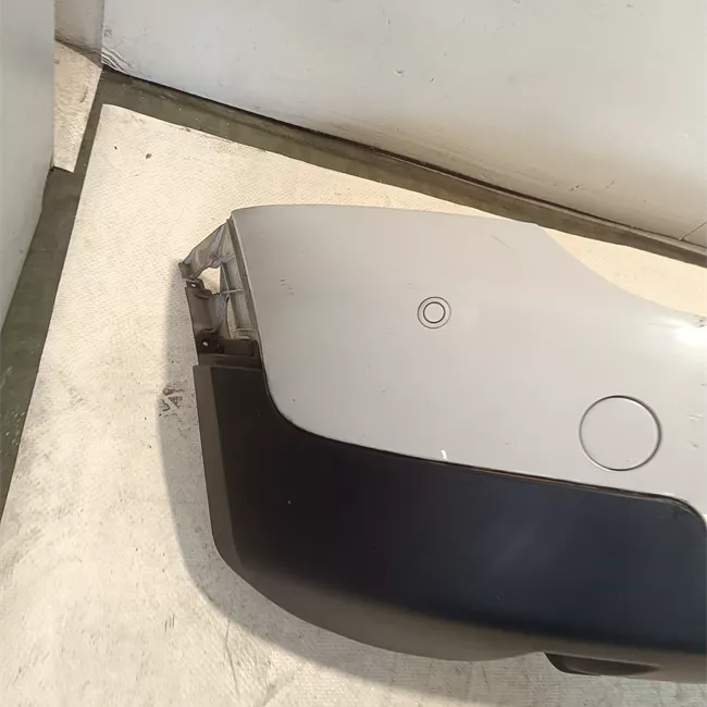 Paraurti posteriore con sensori parcheggio primer