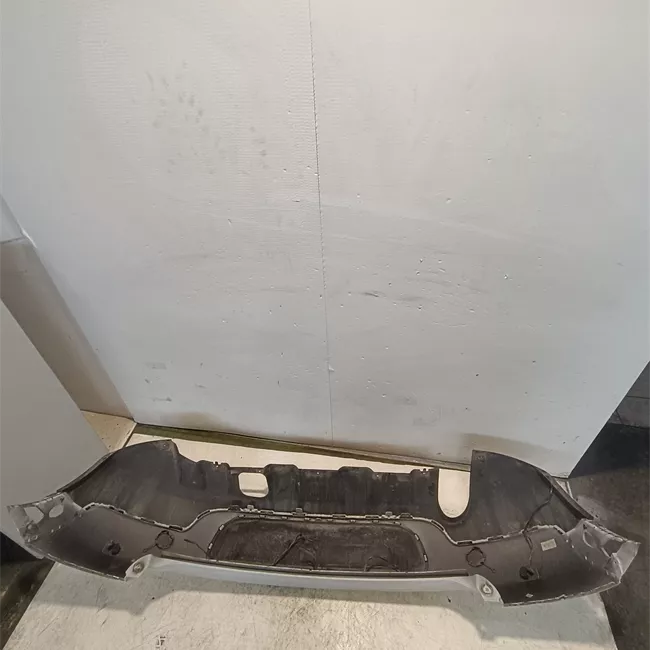 Paraurti posteriore con sensori parcheggio primer