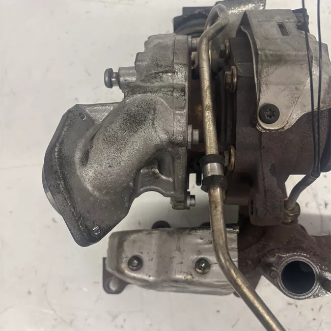Turbocompressore con collettore scarico