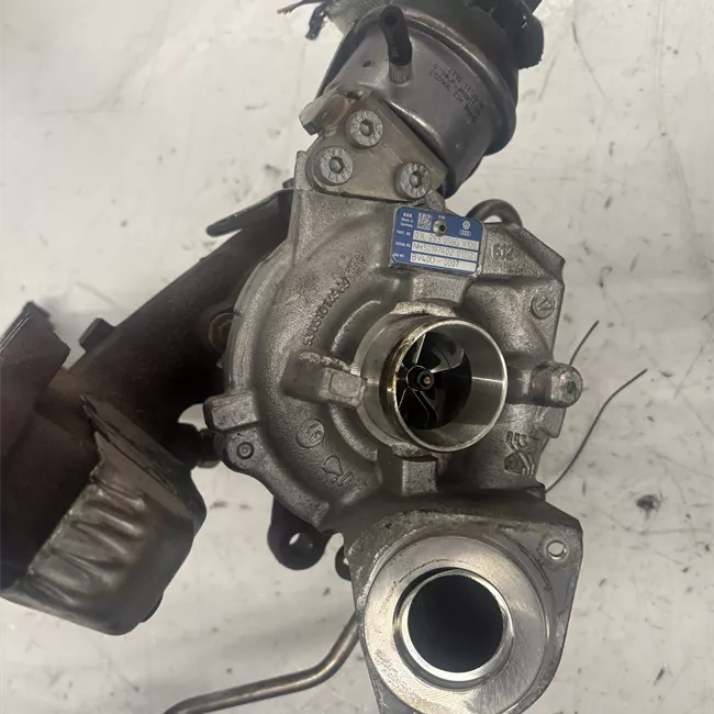 Turbocompressore con collettore scarico