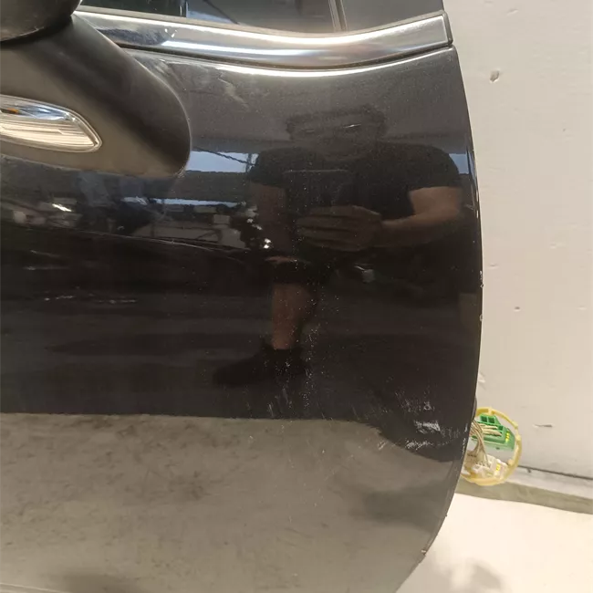 Porta anteriore destra