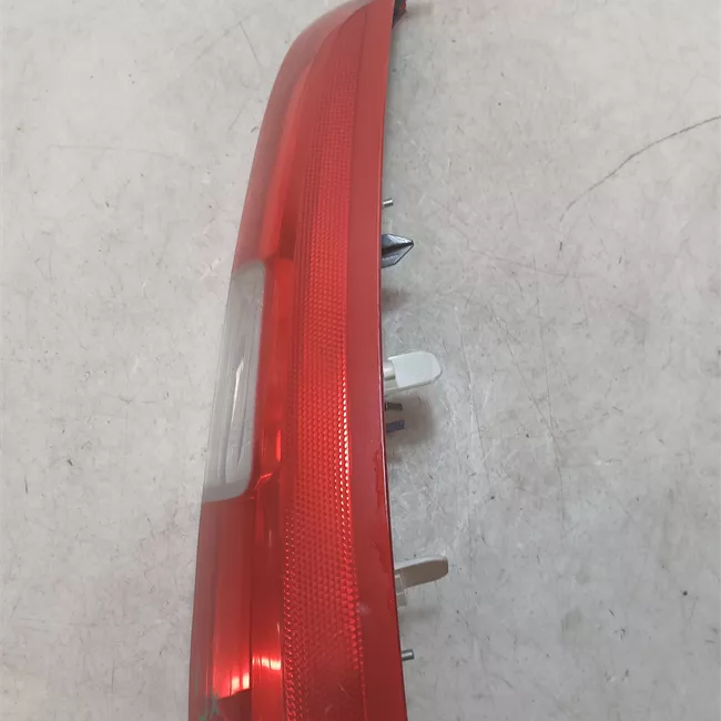 Fanale posteriore parte superiore destro