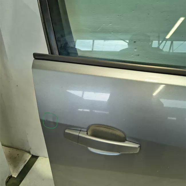 Porta anteriore destra
