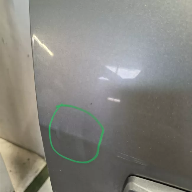 Porta anteriore destra