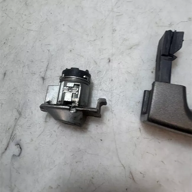 Maniglia porta anteriore sinistra t. 5A900385<