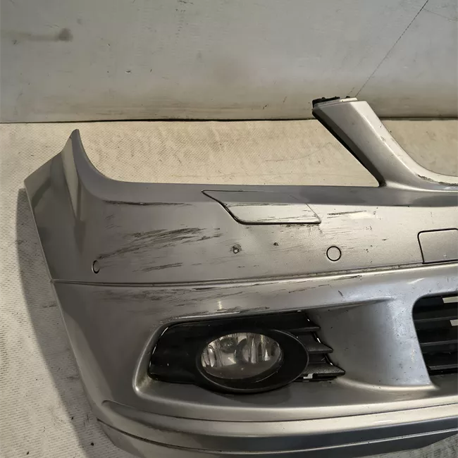 Paraurti anteriore con sensori parcheggio primer